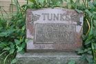 Tunks2C_Joh___Mar.jpg