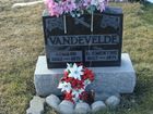 Filename=VanDevelde2C_Armand_2B_Clementine.jpg
Filesize=416KiB
Dimensions=800x600
Date added=Mar 02, 2012 VanDevelde2C_Armand_2B_Clementine.jpg